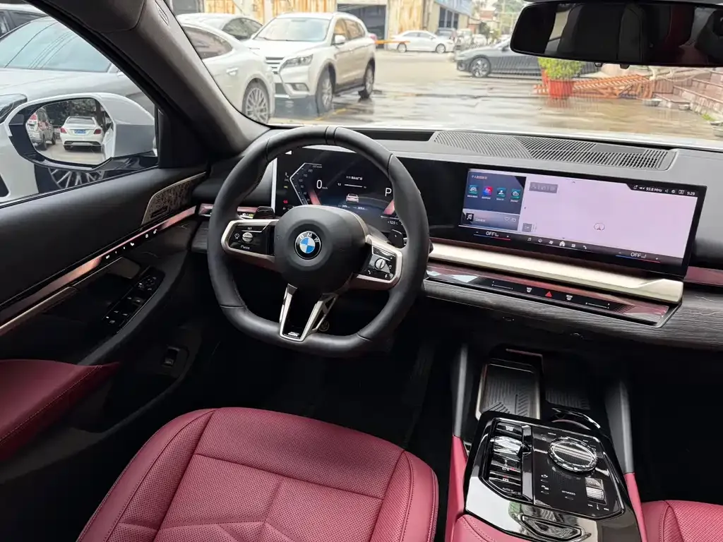 BMW 5 Series — фото 10
