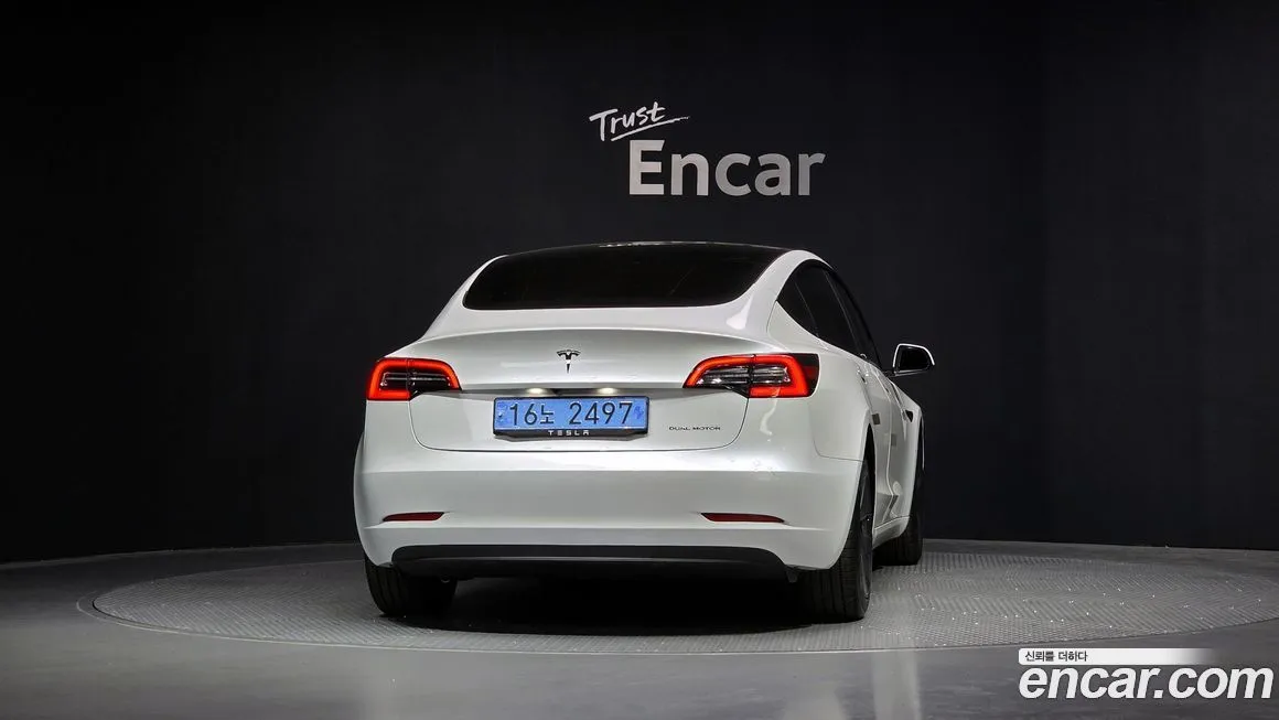 Tesla Model 3 — фото 7