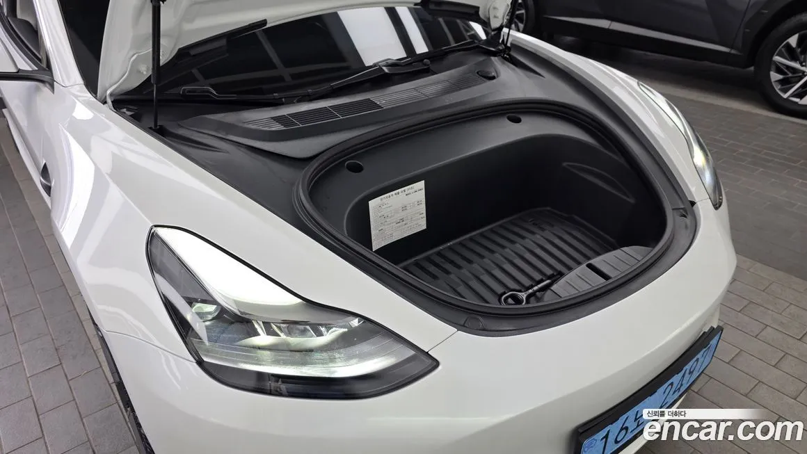 Tesla Model 3 — фото 9