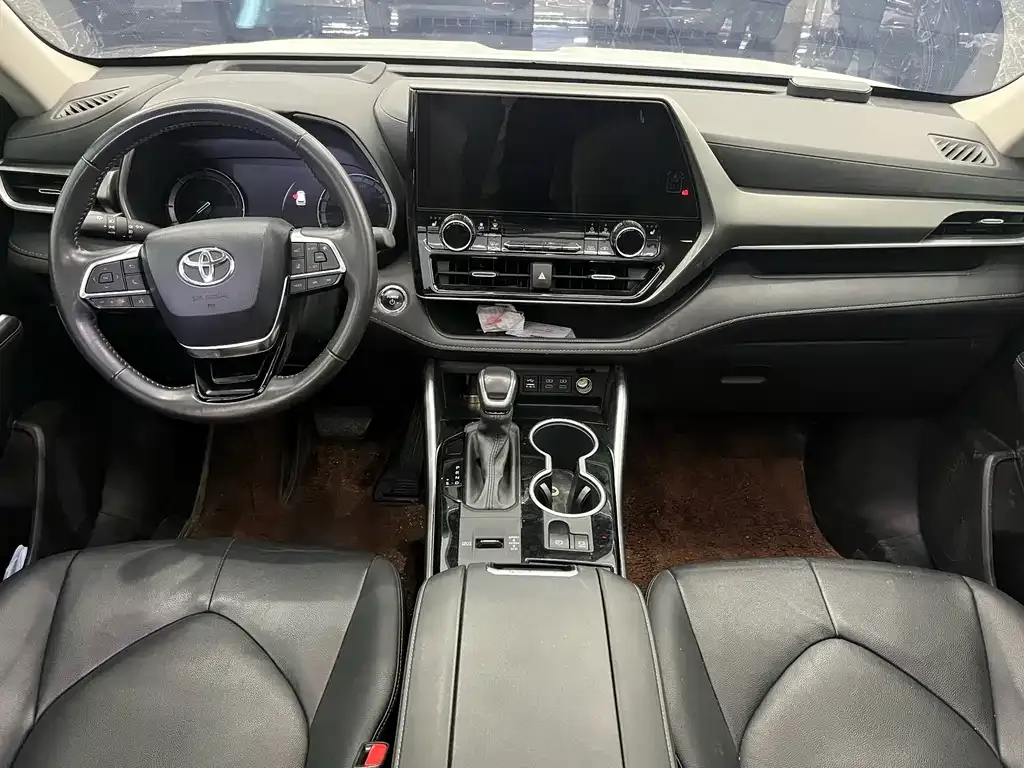 Toyota Highlander — фото 7