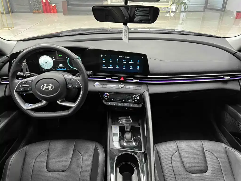Hyundai Elantra — фото 6
