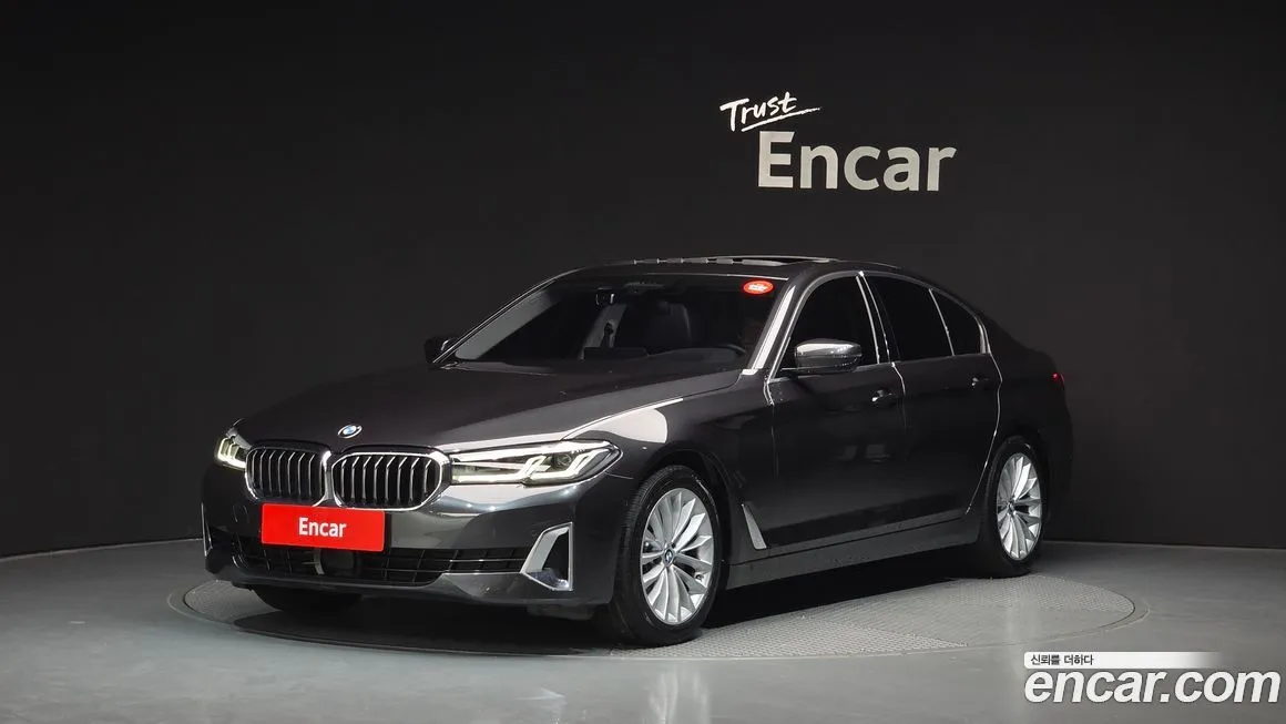 BMW 5-Series 523d Luxury 1
