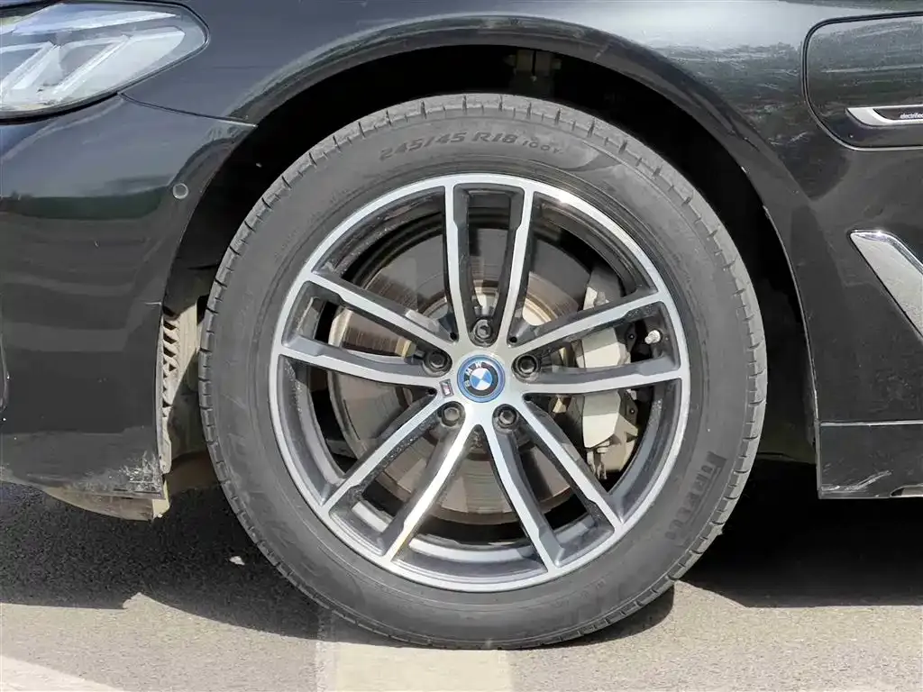 BMW 5 Series New Energy — фото 3