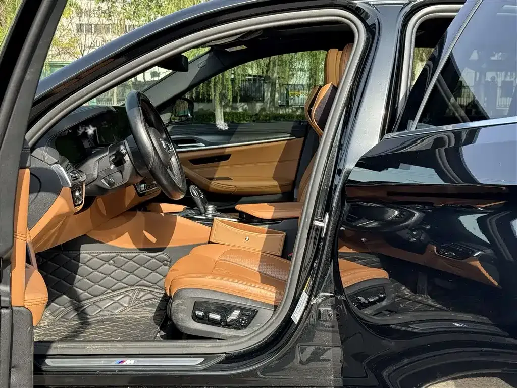 BMW 5 Series New Energy — фото 10