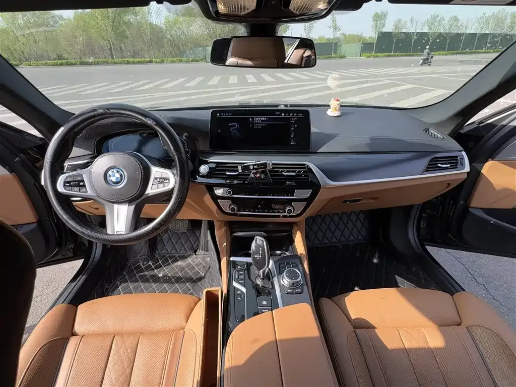 BMW 5 Series New Energy — фото 7