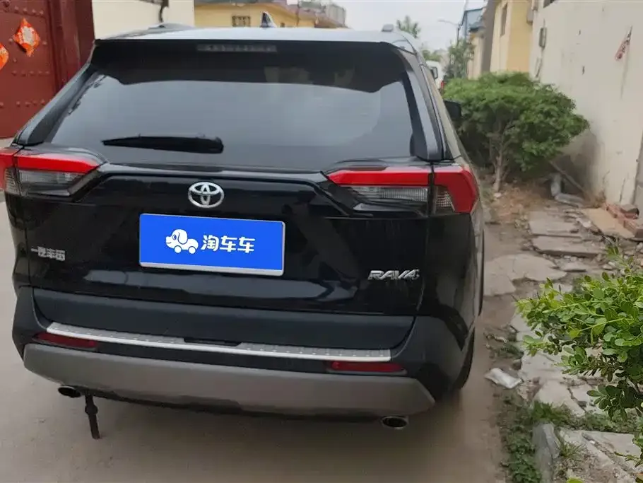 Toyota RAV4 — фото 2