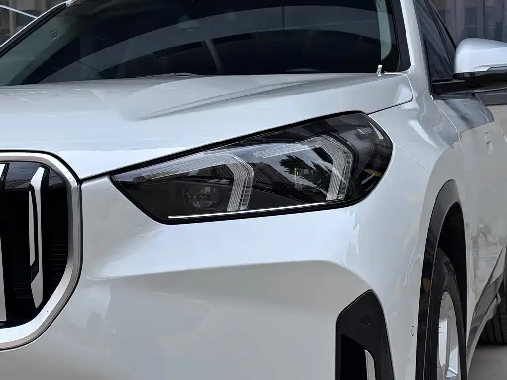 BMW X1 — фото 8