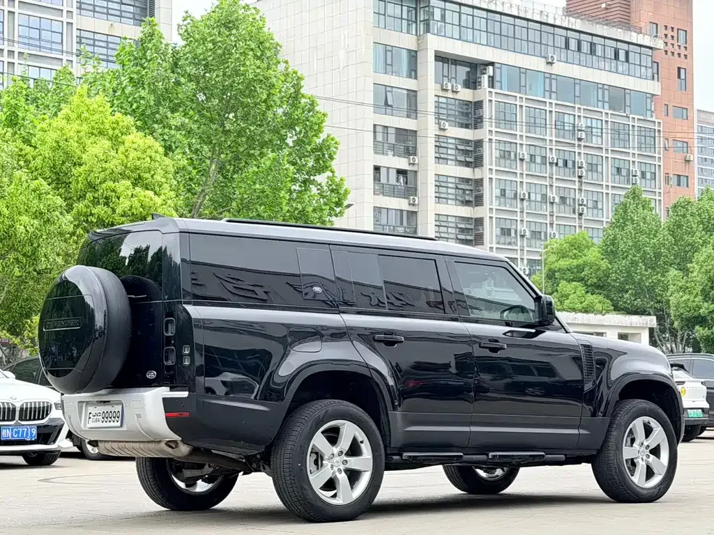 Land Rover Defender — фото 10