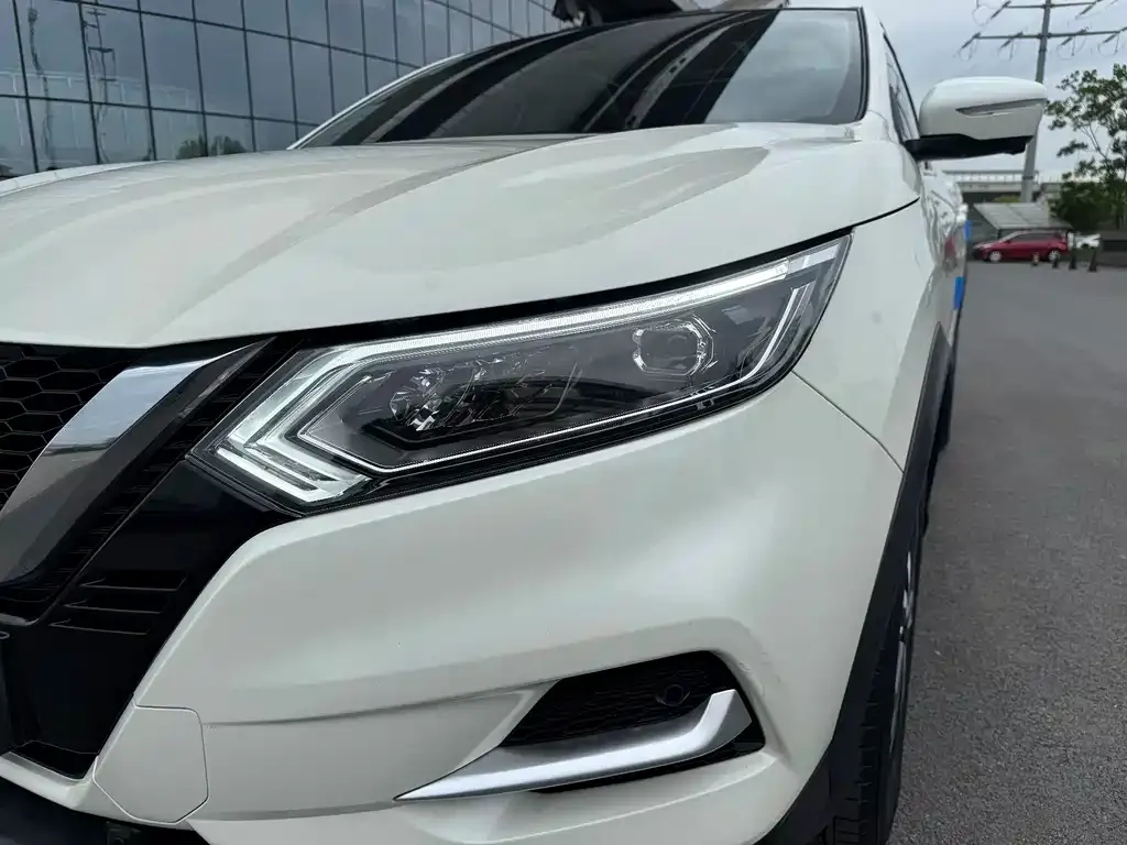 Nissan Qashqai — фото 7