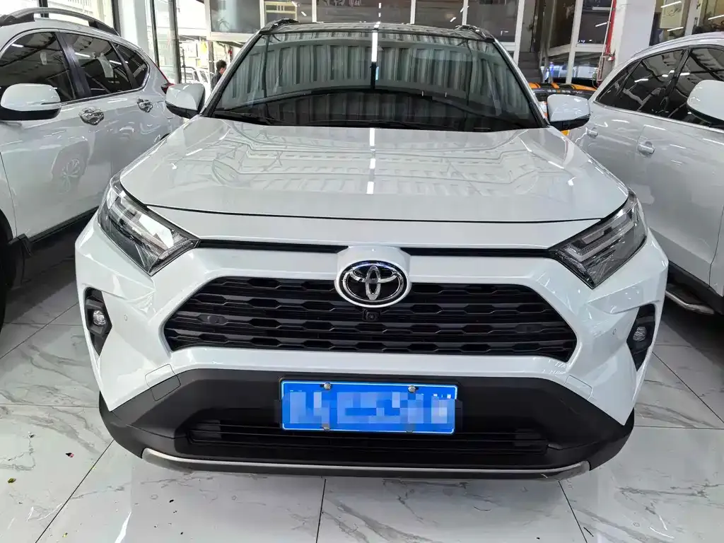 Toyota RAV4 — фото 8