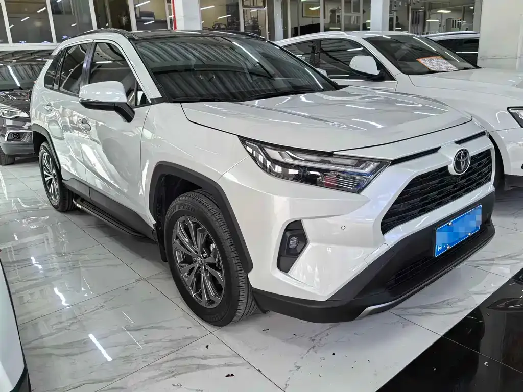 Toyota RAV4 — фото 5