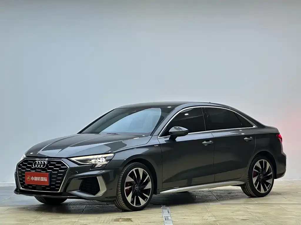 Audi A3 — фото 1