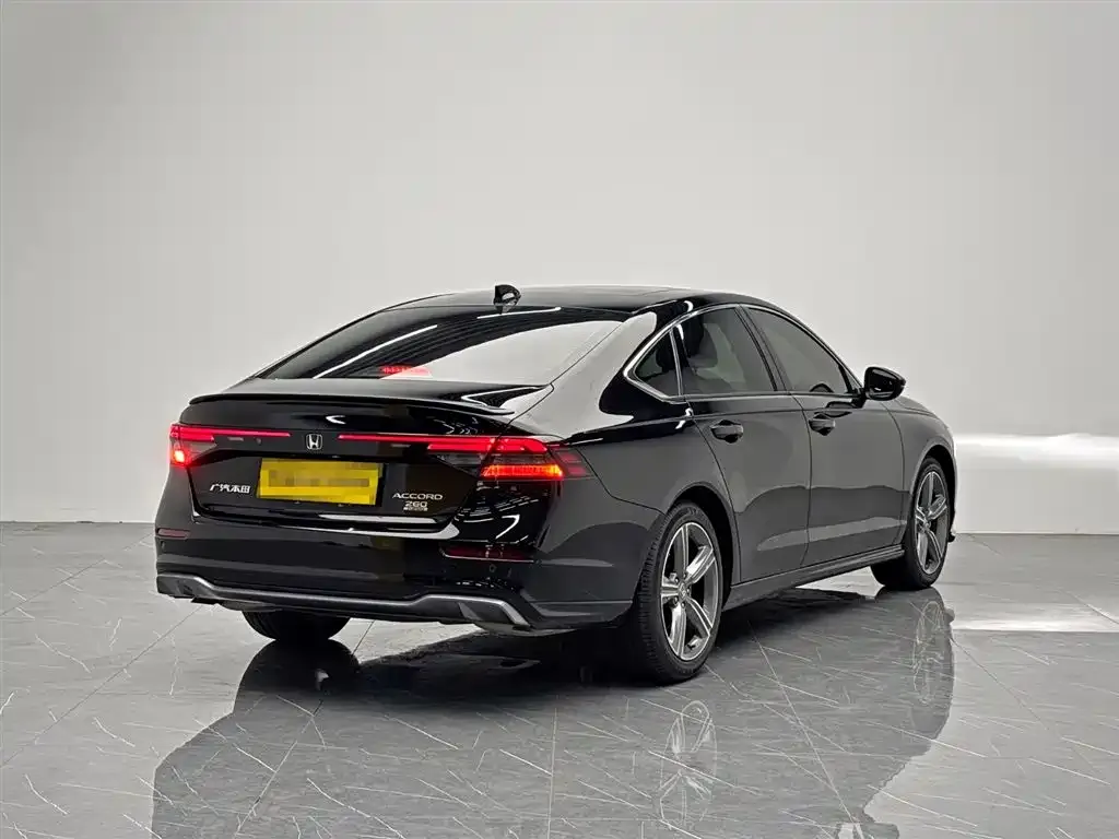 Honda Accord — фото 10
