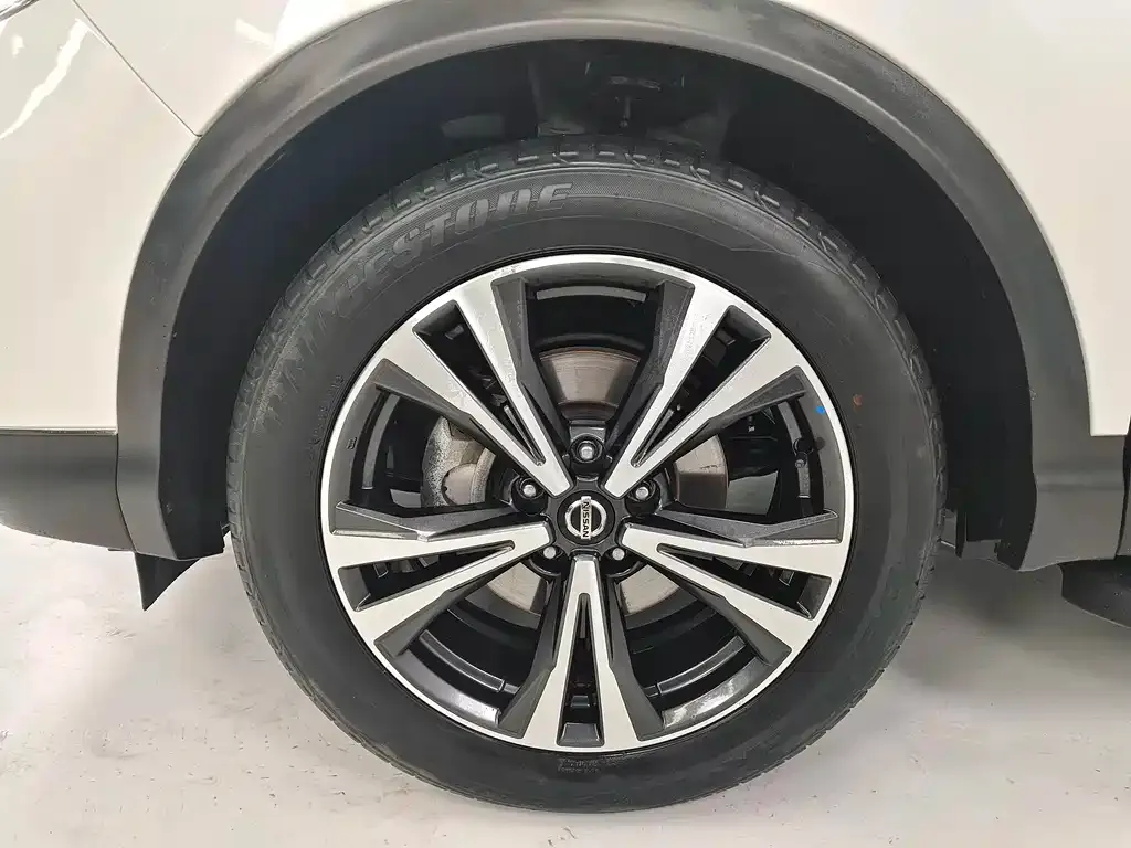 Nissan Qashqai — фото 4