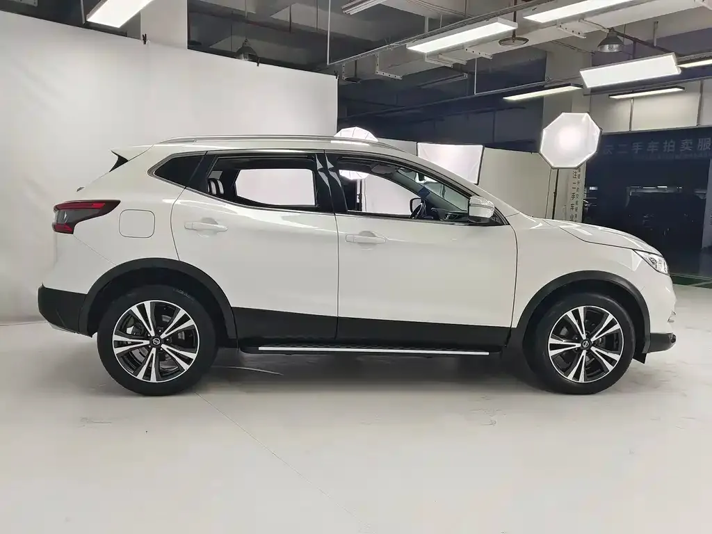 Nissan Qashqai — фото 5