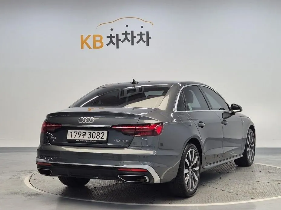 Audi A4 — фото 2