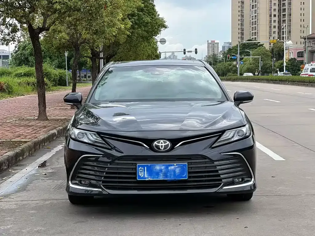 Toyota Camry — фото 6