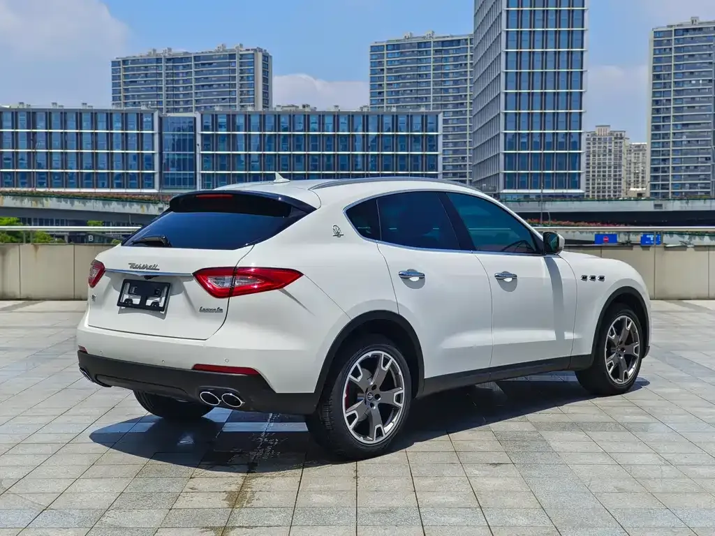 Maserati Levante — фото 4