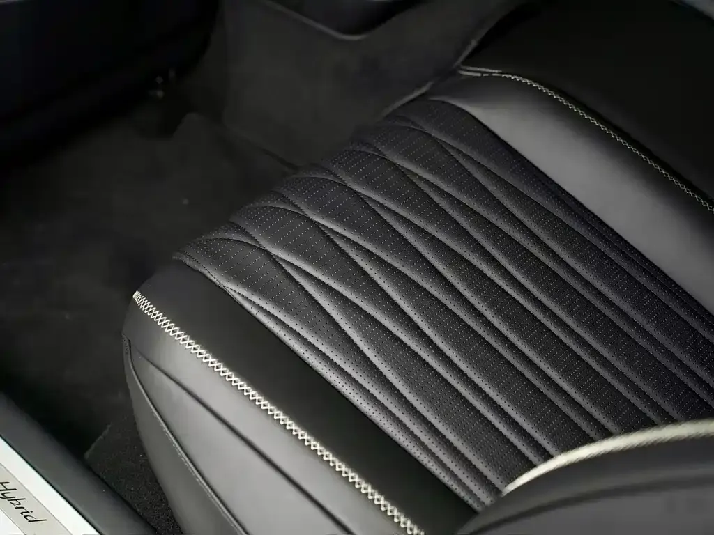 Bentley Flying Spur PHEV 2022 из CN, фото 10