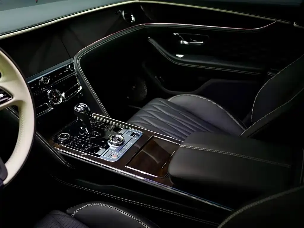 Bentley Flying Spur PHEV 2022 из CN, фото 6