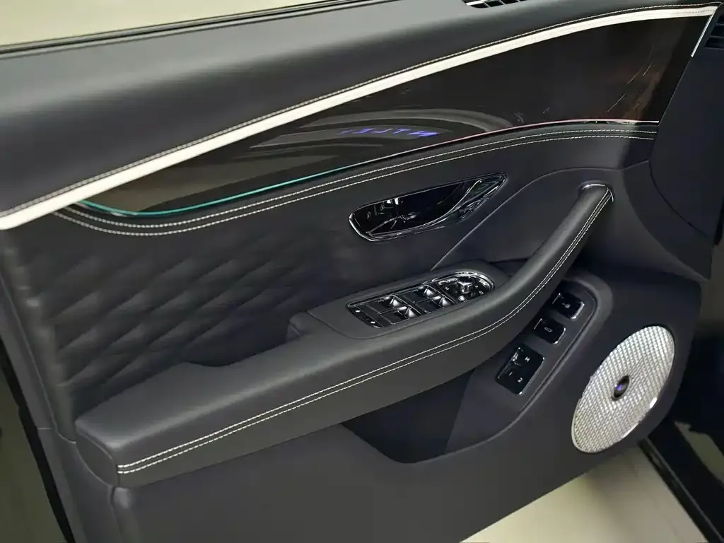 Bentley Flying Spur PHEV 2022 из CN, фото 8