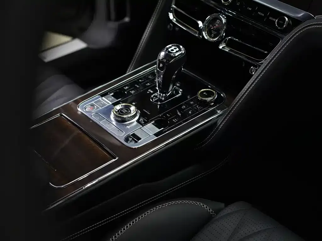 Bentley Flying Spur PHEV 2022 из CN, фото 7