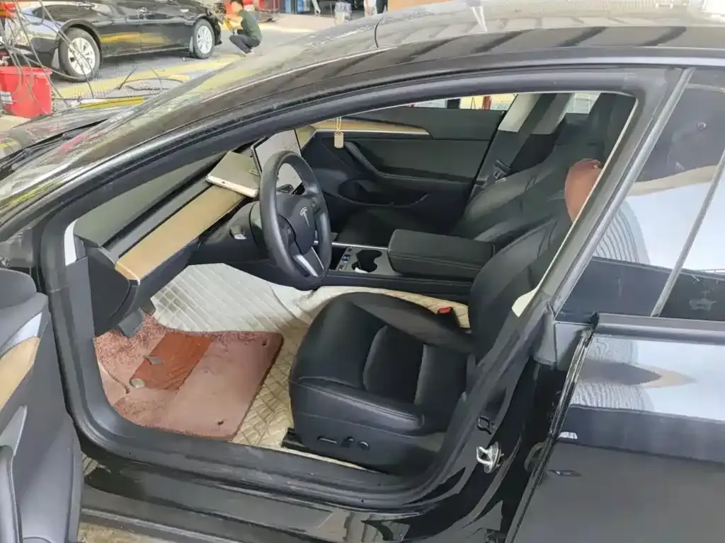 Tesla Model 3 — фото 6