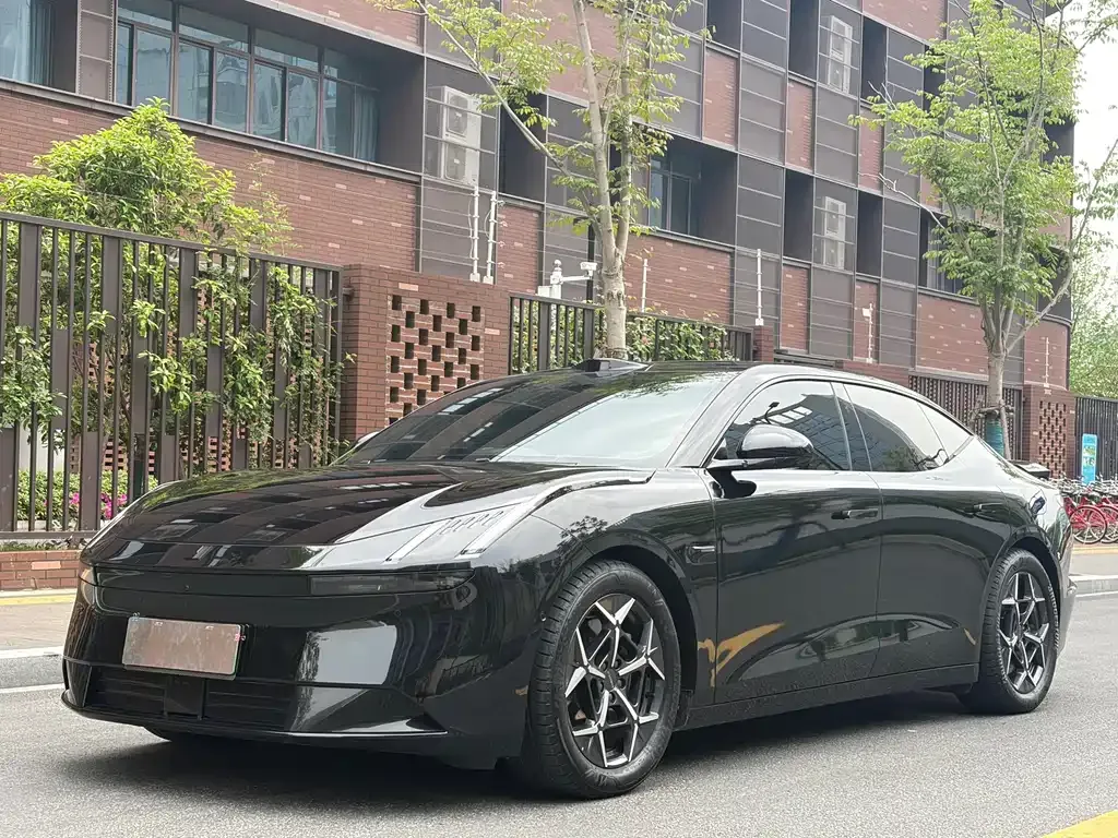 Lynk & Co Z10