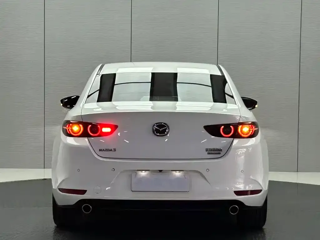 Mazda 3 Axela — фото 3