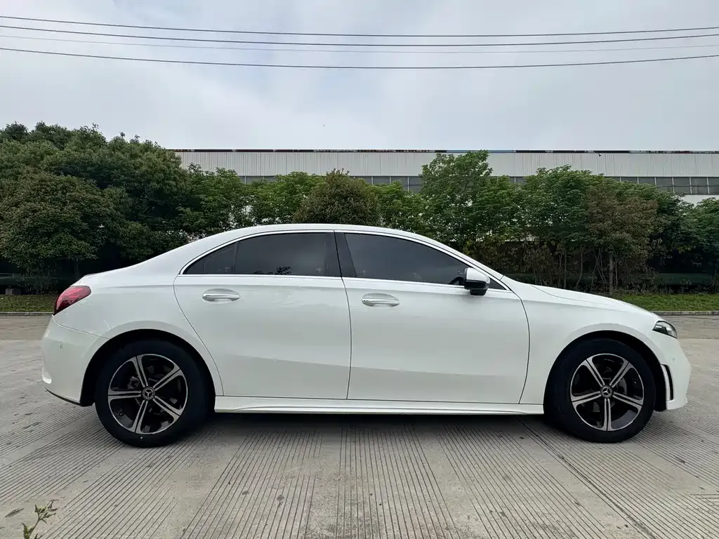 Mercedes-Benz A-Class 2023 из CN, фото 3