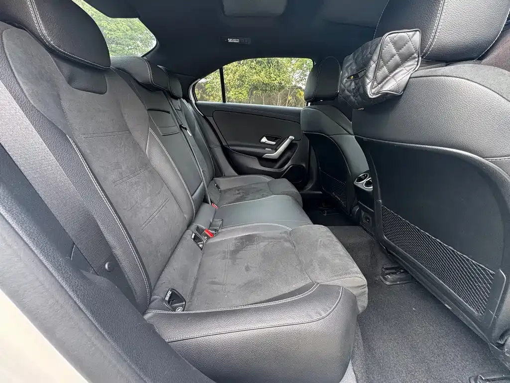 Mercedes-Benz A-Class 2023 из CN, фото 8
