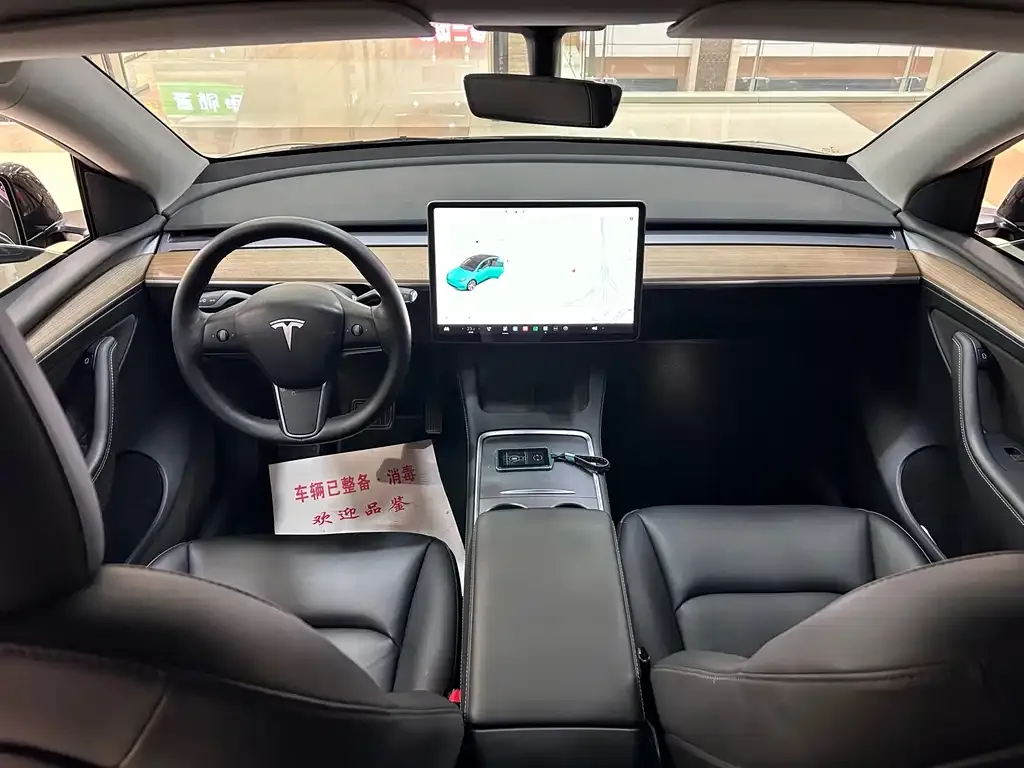 Tesla Model Y — фото 7