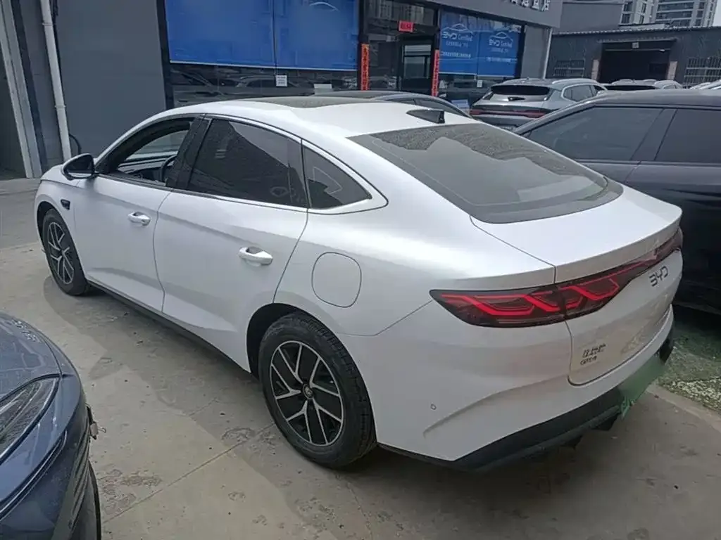 BYD Qin L — фото 6