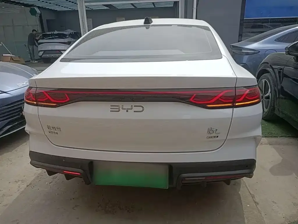 BYD Qin L — фото 5