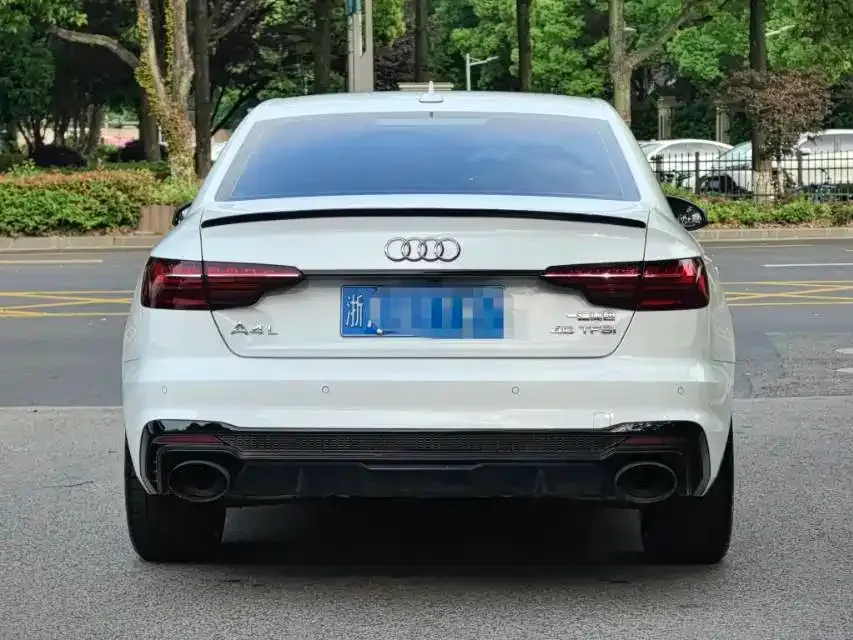 Audi A4L — фото 10