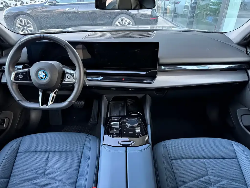 BMW i5 2025 из CN, фото 8