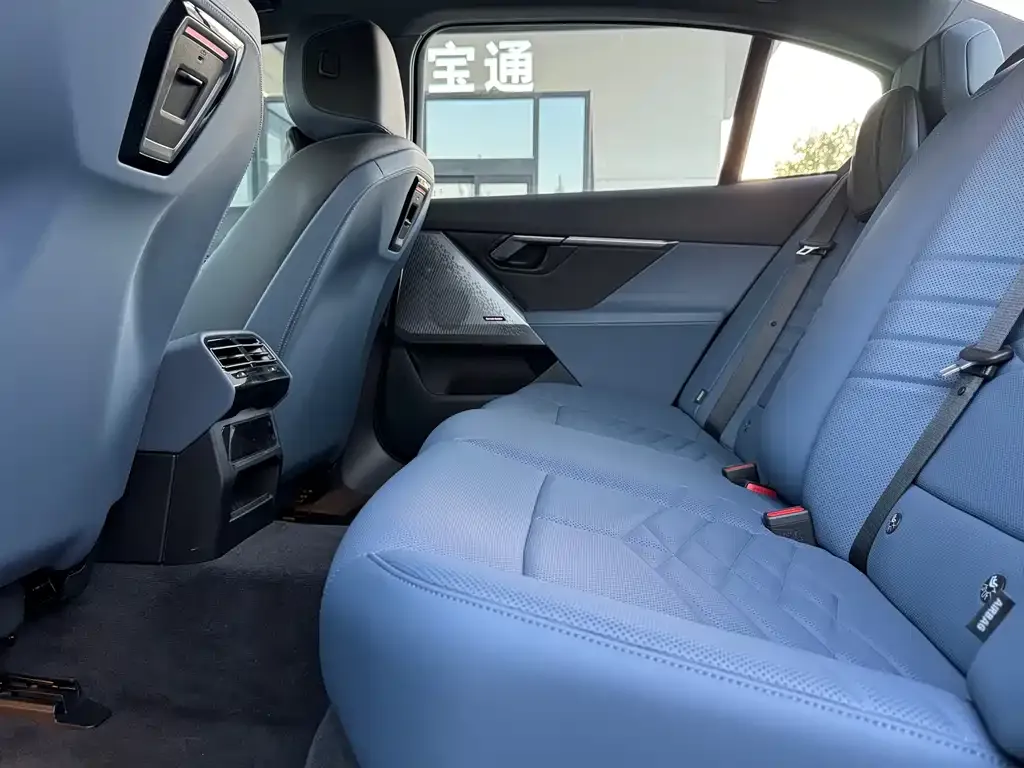 BMW i5 2025 из CN, фото 6