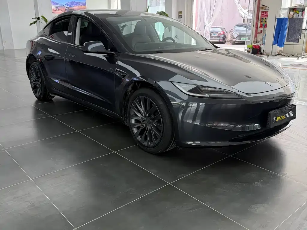 Tesla Model 3 — фото 4