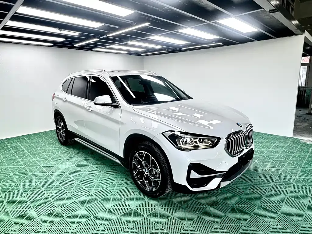 BMW X1 — фото 8