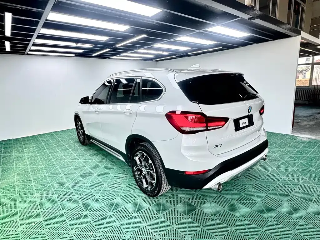 BMW X1 — фото 10