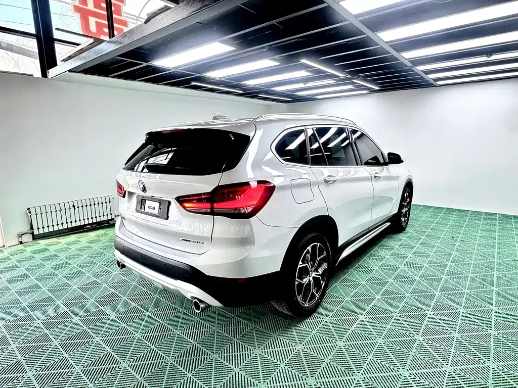BMW X1 — фото 9