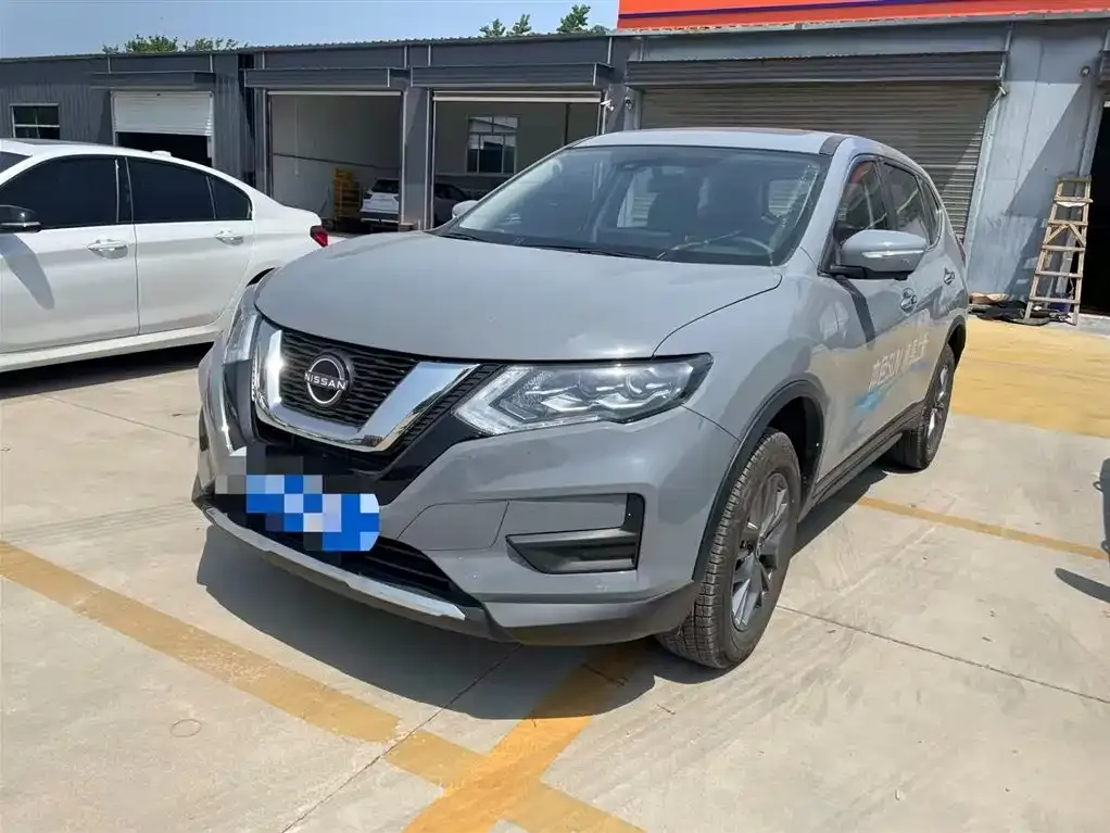 Nissan X-Trail — фото 1