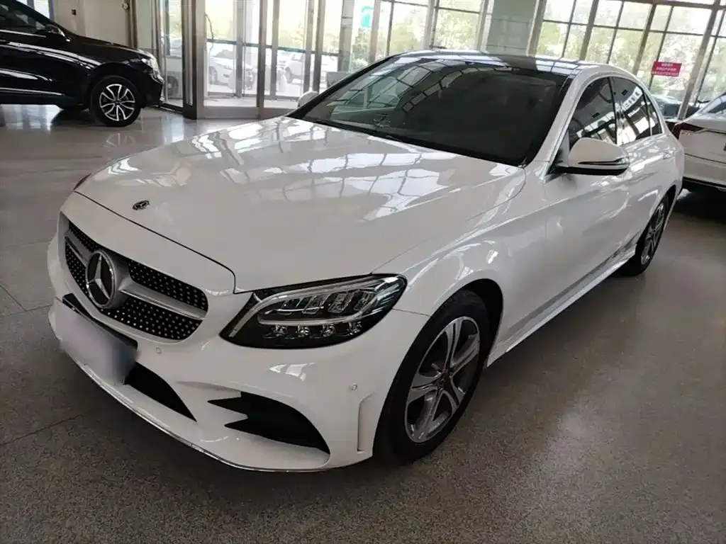 Mercedes-Benz C-Class — фото 1