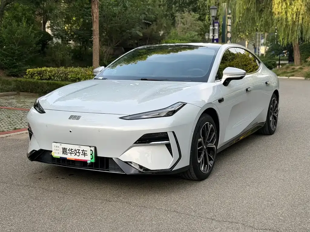 Geely Galaxy E8 — фото 1