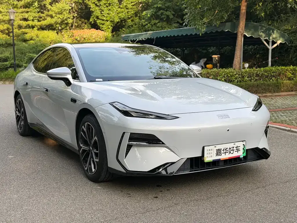 Geely Galaxy E8 — фото 10
