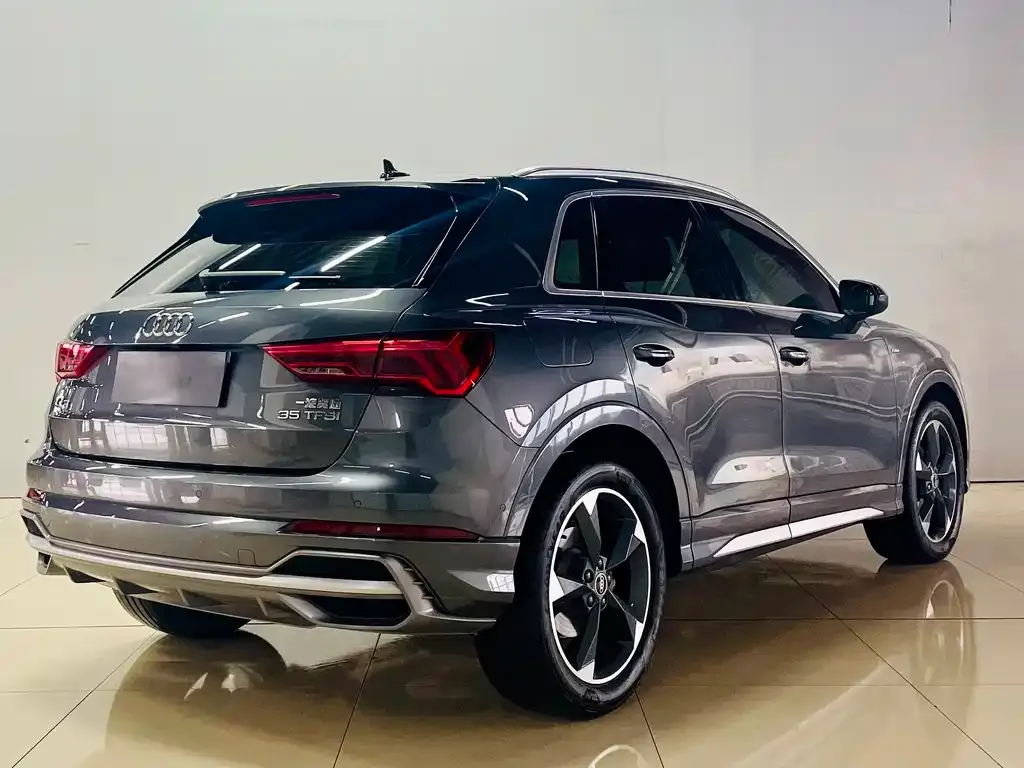 Audi Q3 — фото 10