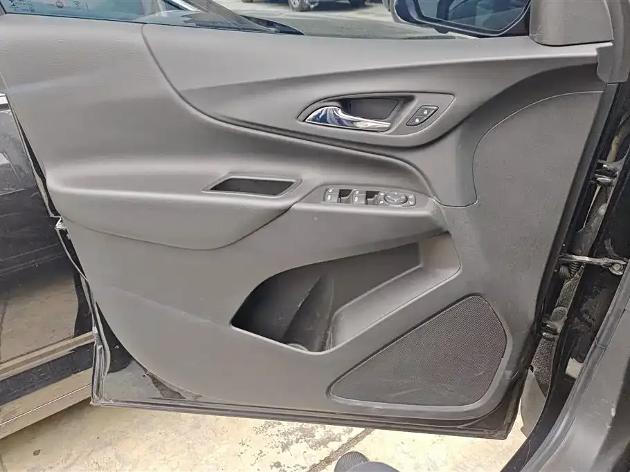 Chevrolet Equinox 2021 из CN, фото 3
