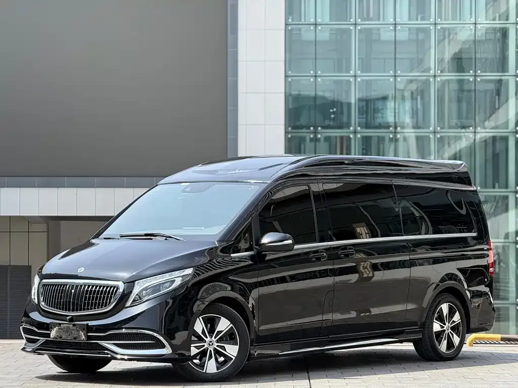 Mercedes-Benz V-Class — фото 1