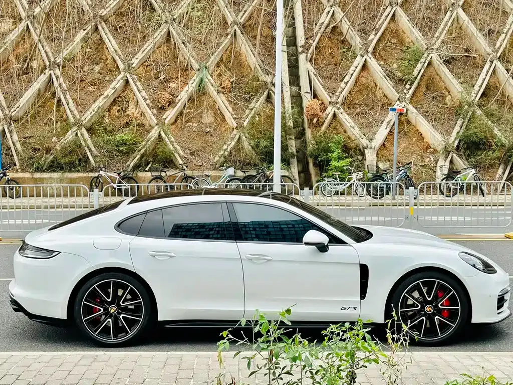 Porsche Panamera — фото 10