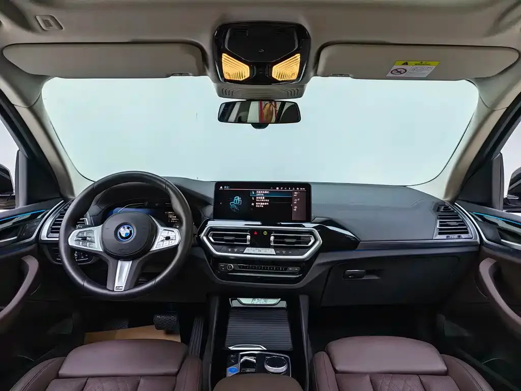 BMW iX3 — фото 2